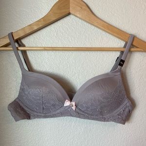 New Victoria’s Secret Lace Witeless Bra